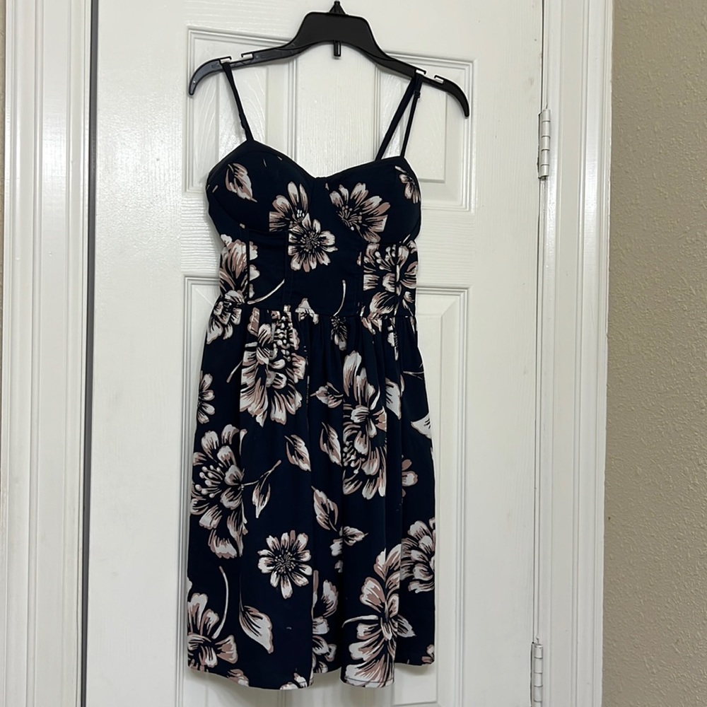 Navy, taupe/off white color, size XS